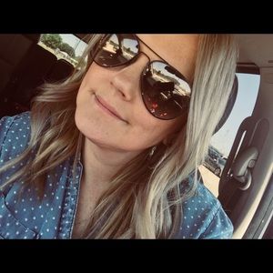 Meet your Posher, Ashley